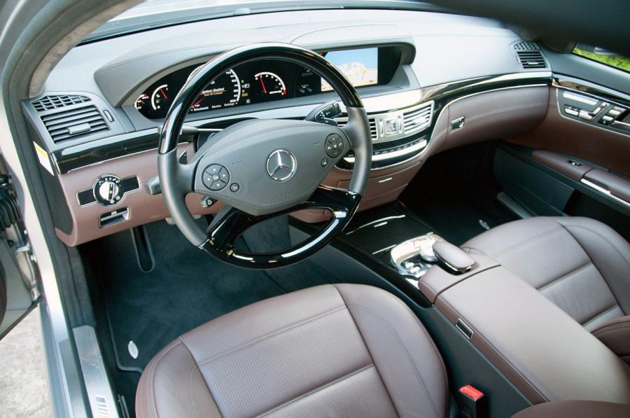  Mercedes-Benz S63 AMG 2012 года  (фото 29 из 50)